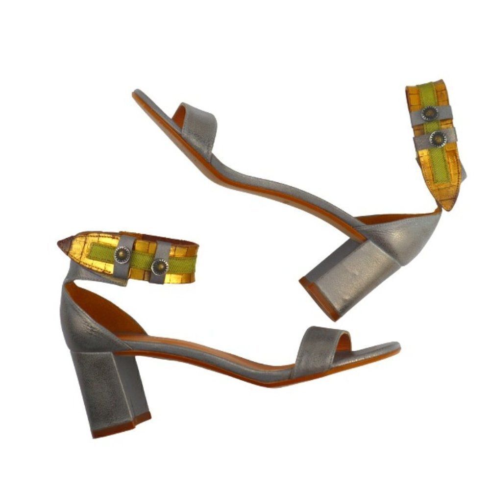 Sundance Women Size 7 Metallic Gold Silver Leather Block Heel Gladiator Sandals